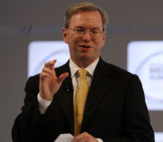 Illustration for article titled Google CEO Eric Schmidt Thinks Women Should Only Date Older Men